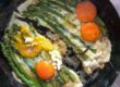 cucinare le uova con gli asparagi